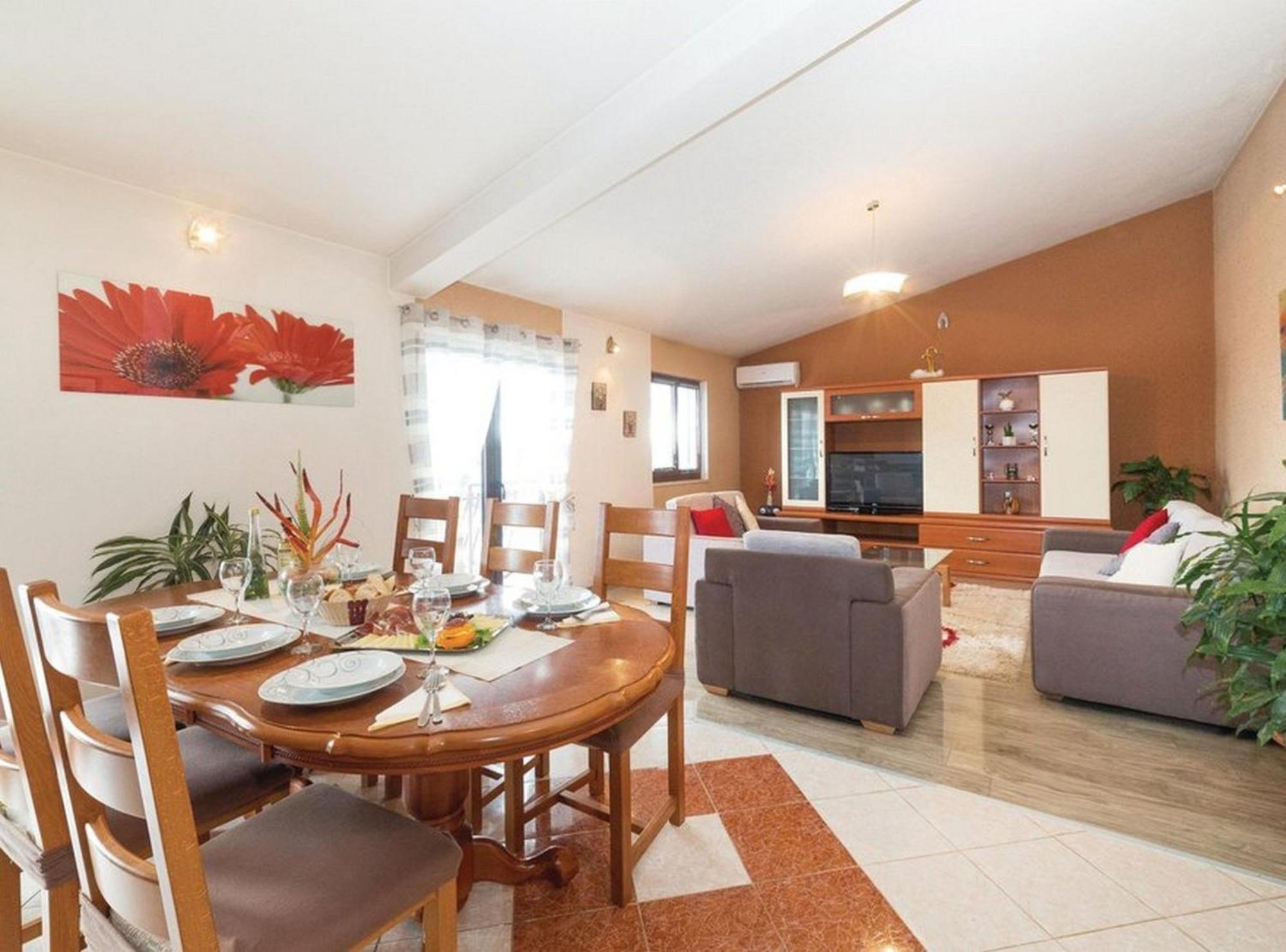 Mediterranean Stylish Villa With Pool In Kastel Stari Каштела Екстер'єр фото